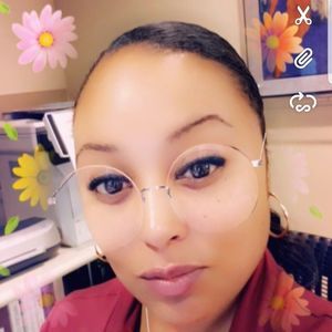 Meet your Posher, Yolanda